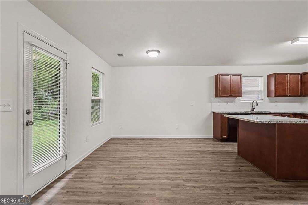 3 bedroom, 2.5 bathroom, 2,112 sq ft single family residence for sale at 231 Lantana Crossing, Dallas, GA 30132 — photo 6
