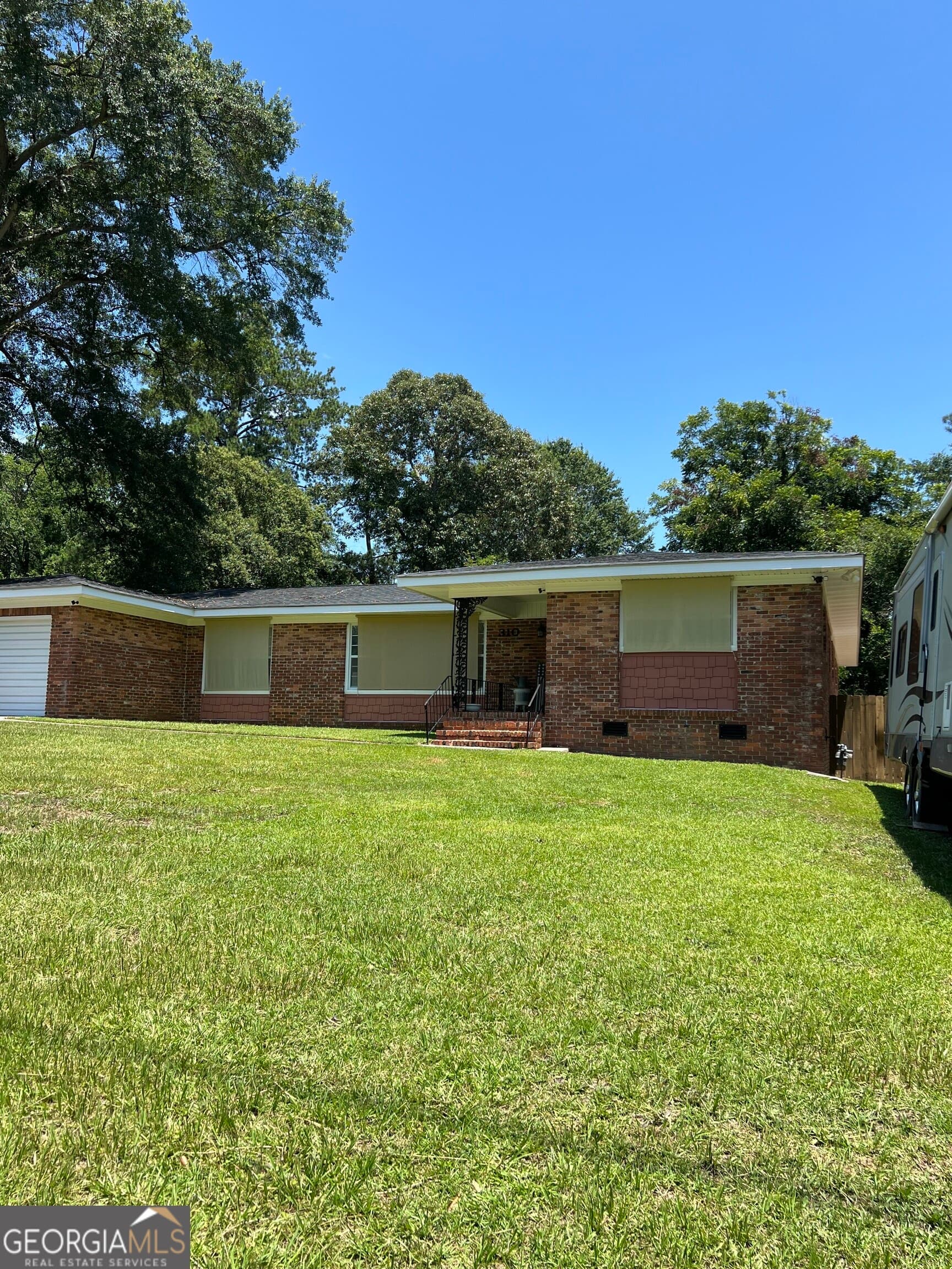 3 bedroom, 2 bathroom, 2,325 sq ft single family residence for sale at 310 Forest Hill Drive, Warner Robins, GA 31088