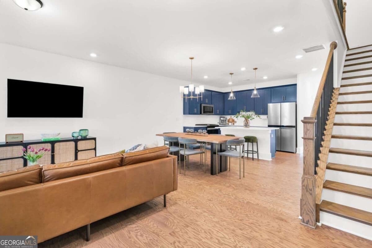 3 bedroom, 2.5 bathroom, 1,584 sq ft townhouse for sale at 1492 Pinedale Crest, Atlanta, GA 30318 — photo 5