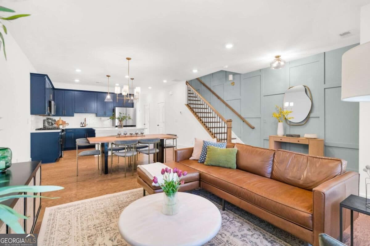 3 bedroom, 2.5 bathroom, 1,584 sq ft townhouse for sale at 1492 Pinedale Crest, Atlanta, GA 30318 — photo 8