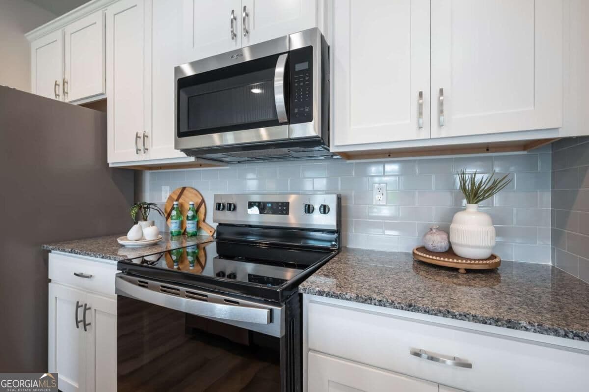 3 bedroom, 2.5 bathroom, 1,695 sq ft townhouse for sale at 9408 Maple Grove Lane LOT 43, Jonesboro, GA 30238 — photo 9