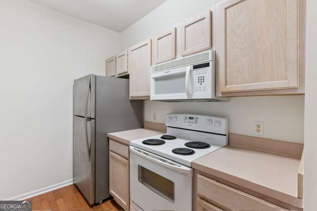 1 bedroom, 1 bathroom, 592 sq ft condominium for sale at 1704 Frederica Road 336, St. Simons, GA 31522 — photo 4