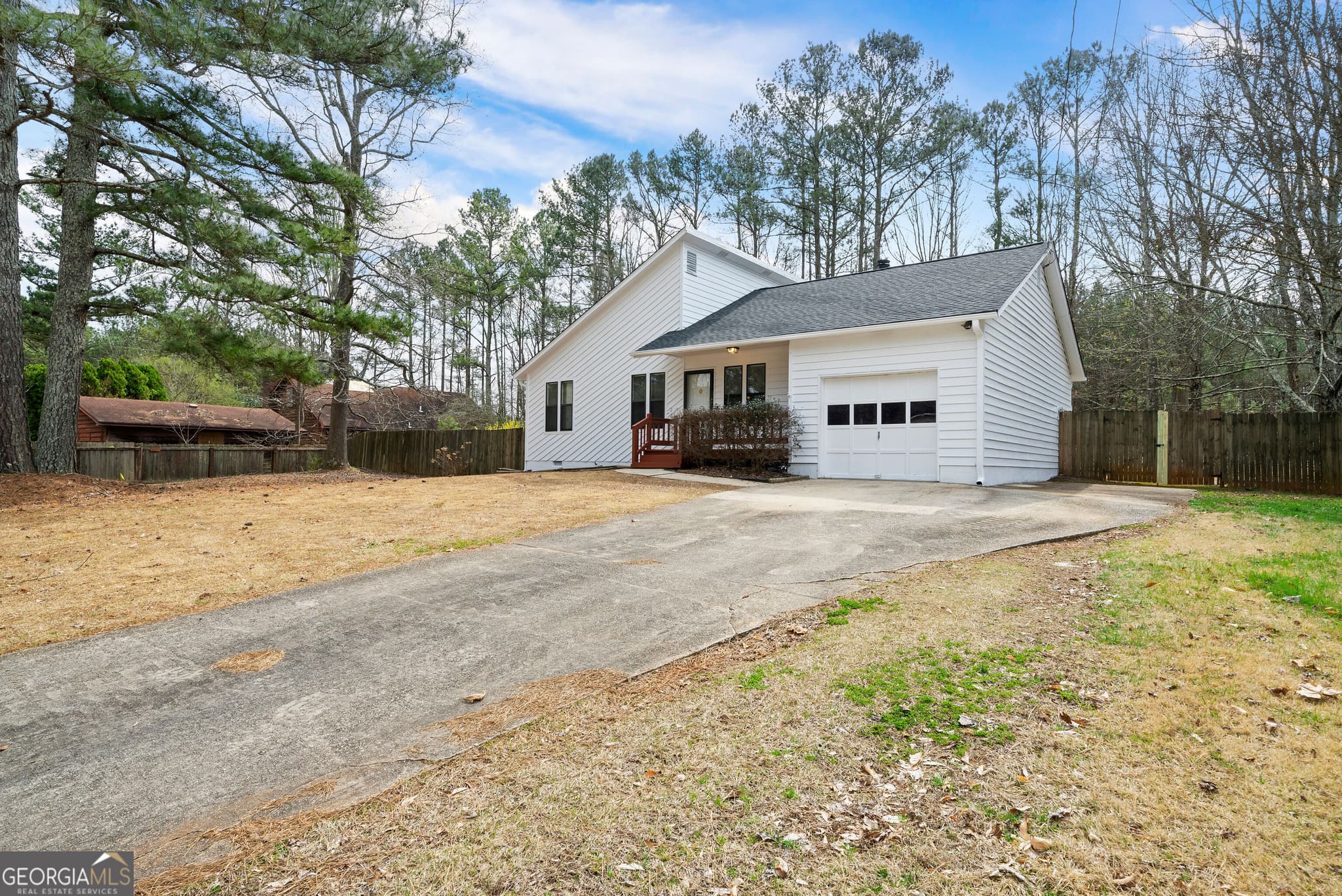 2 bedroom, 2 bathroom, 1,082 sq ft single family residence for rent at 1358 Hardy Circle, Dallas, GA 30157 for $1,700 a month — photo 3