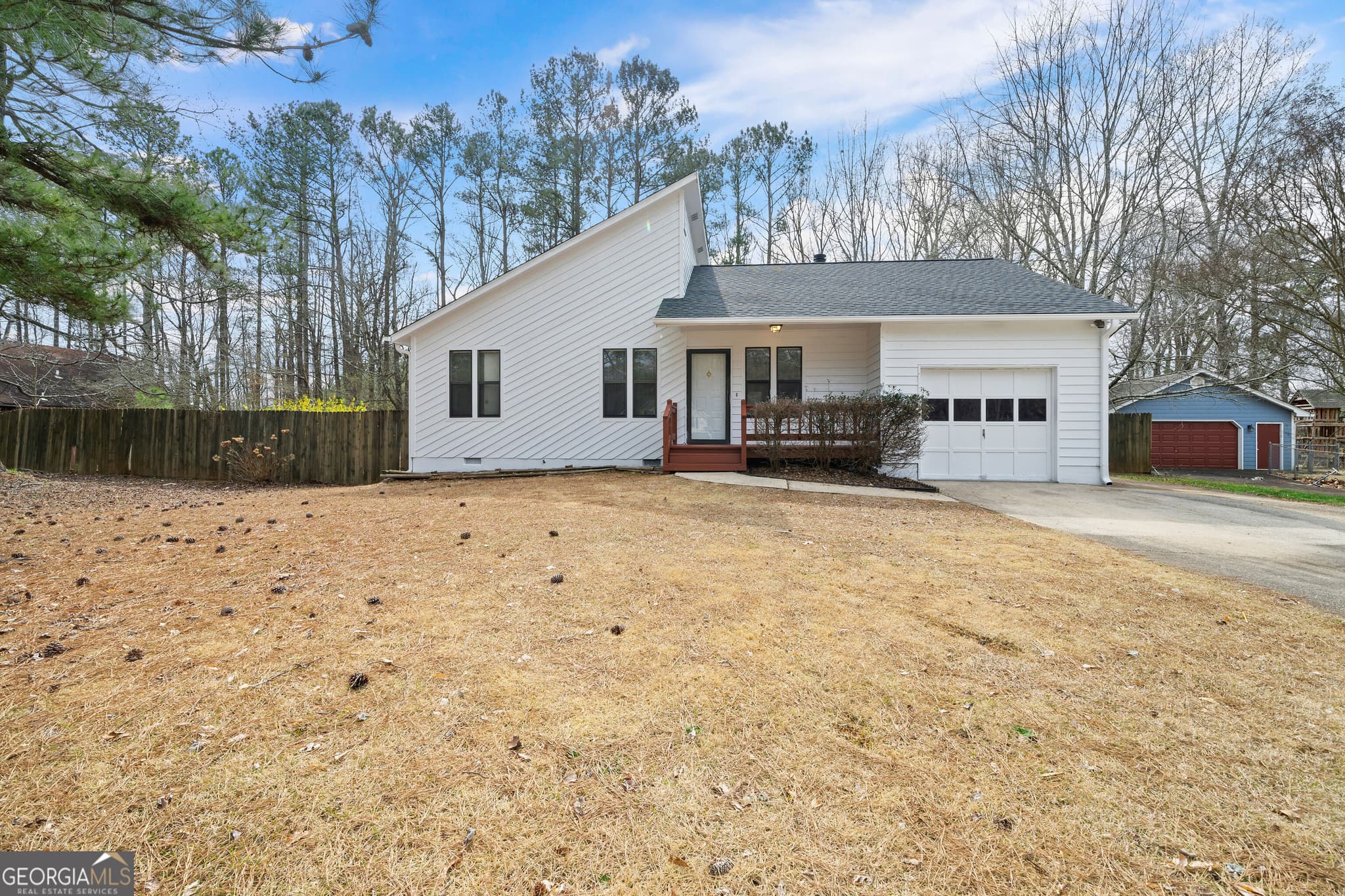 2 bedroom, 2 bathroom, 1,082 sq ft single family residence for rent at 1358 Hardy Circle, Dallas, GA 30157 for $1,700 a month — photo 1 of 21