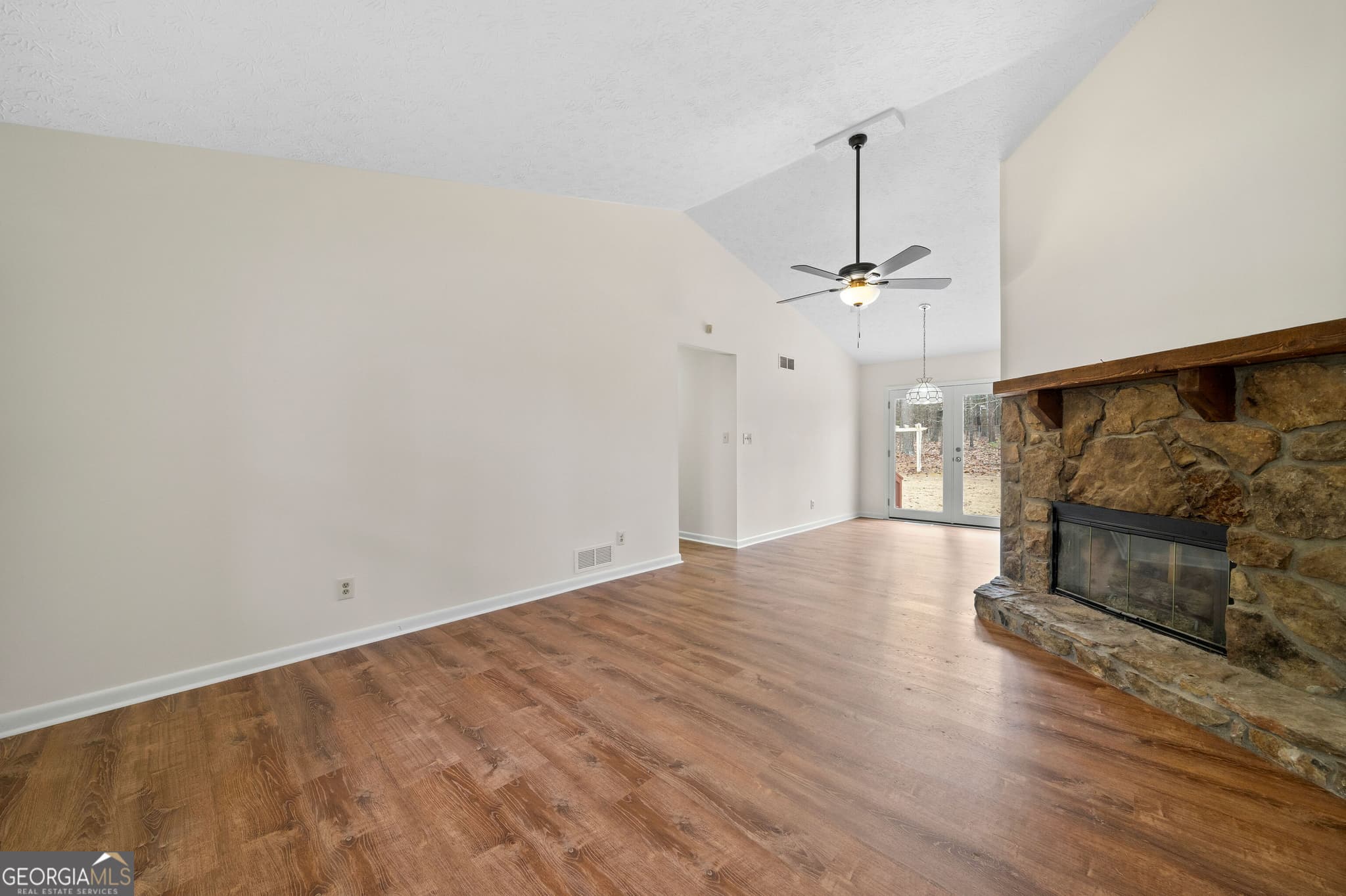 2 bedroom, 2 bathroom, 1,082 sq ft single family residence for rent at 1358 Hardy Circle, Dallas, GA 30157 for $1,700 a month — photo 5
