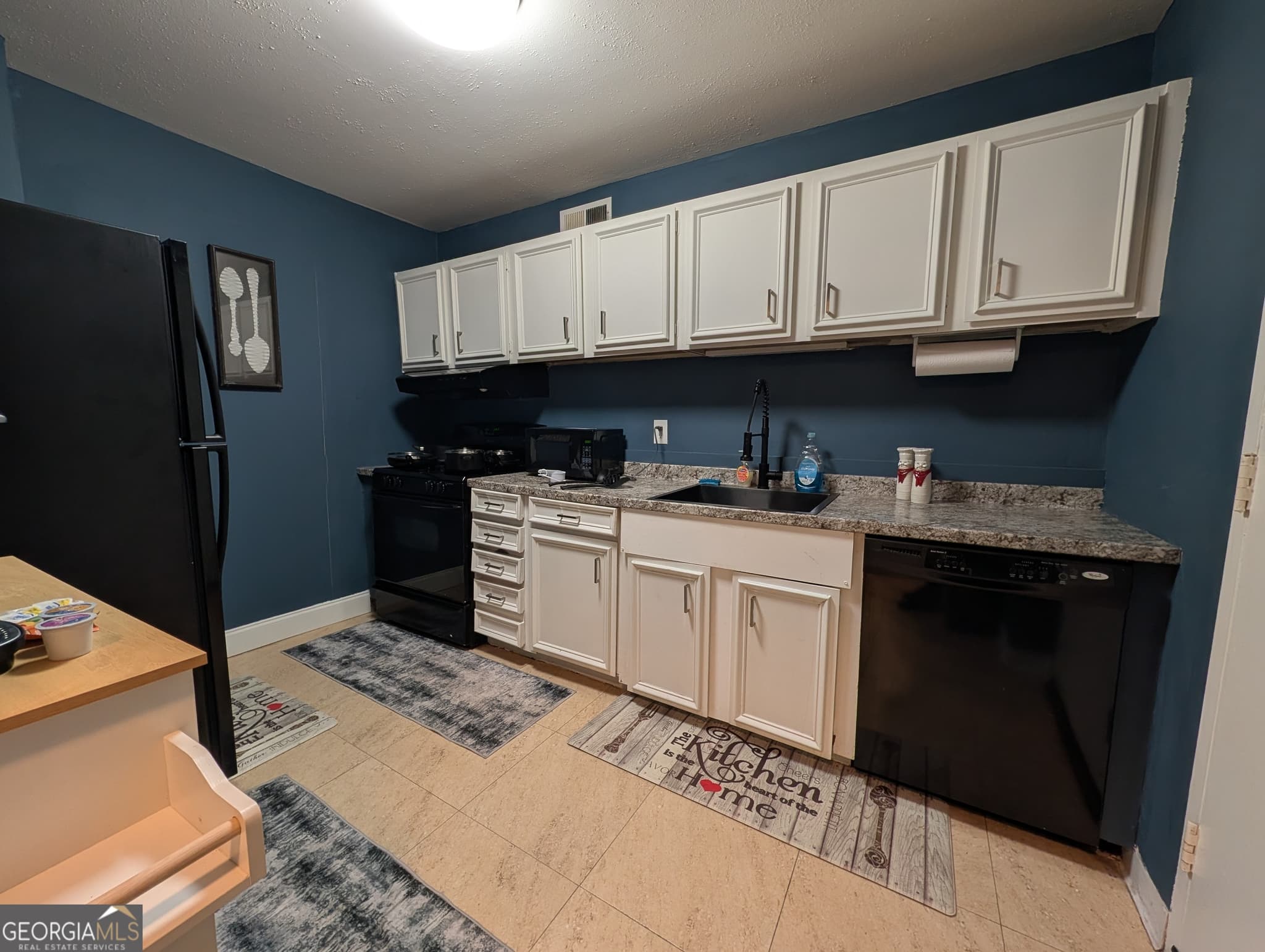 2 bedroom, 1 bathroom, 850 sq ft condominium for sale at 215 Piedmont Avenue APT 308, Atlanta, GA 30308 — photo 2