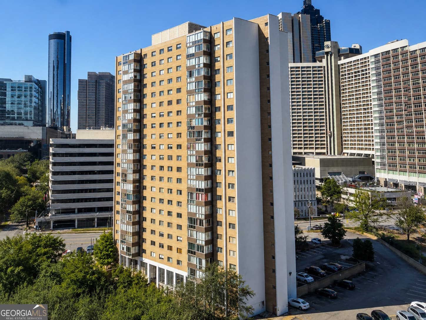2 bedroom, 1 bathroom, 850 sq ft condominium for sale at 215 Piedmont Avenue APT 308, Atlanta, GA 30308 — photo 1 of 23