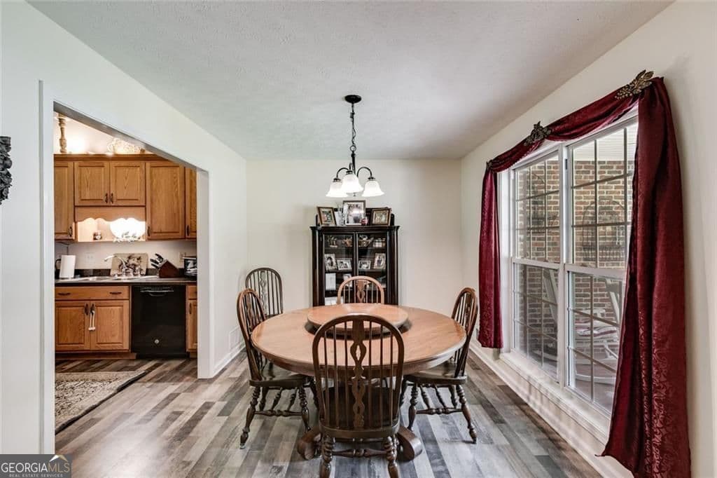 3 bedroom, 2.5 bathroom, 2,000 sq ft single family residence for sale at 144 Bobs Drive, Mableton, GA 30126 — photo 7