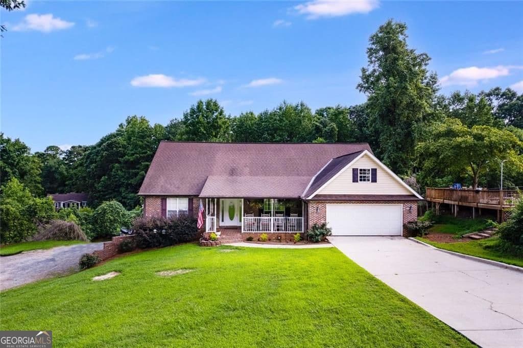 3 bedroom, 2.5 bathroom, 2,000 sq ft single family residence for sale at 144 Bobs Drive, Mableton, GA 30126 — photo 1 of 37