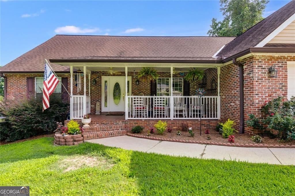 3 bedroom, 2.5 bathroom, 2,000 sq ft single family residence for sale at 144 Bobs Drive, Mableton, GA 30126 — photo 4