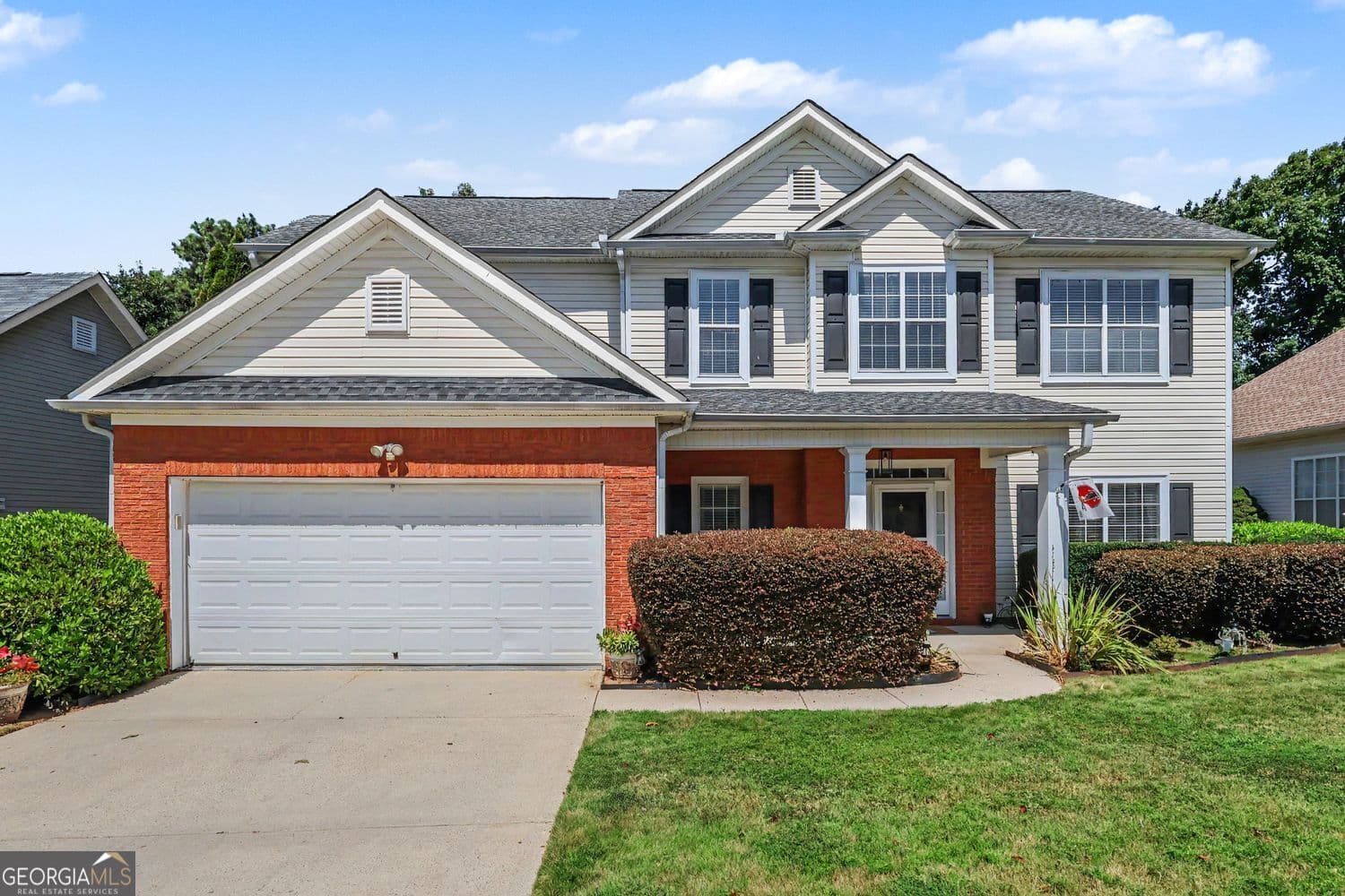 4 bedroom, 2.5 bathroom, 2,316 sq ft single family residence for sale at 4485 Greycliff Pointe, Douglasville, GA 30135 — photo 3
