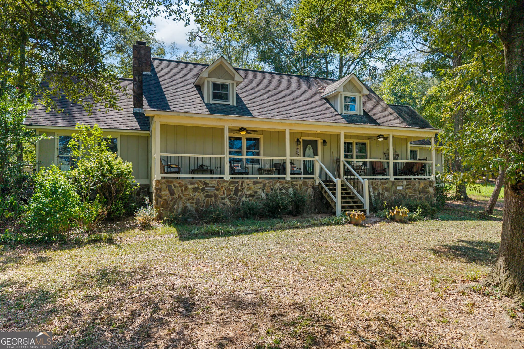 5 bedroom, 4 bathroom, 4,120 sq ft single family residence for sale at 344 Riverbend Drive, Royston, GA 30662 — photo 2
