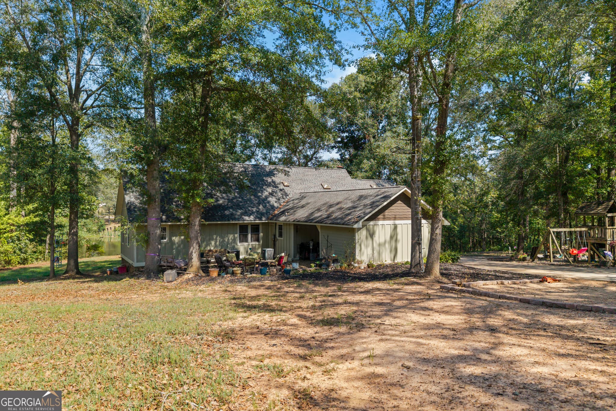 5 bedroom, 4 bathroom, 4,120 sq ft single family residence for sale at 344 Riverbend Drive, Royston, GA 30662 — photo 6