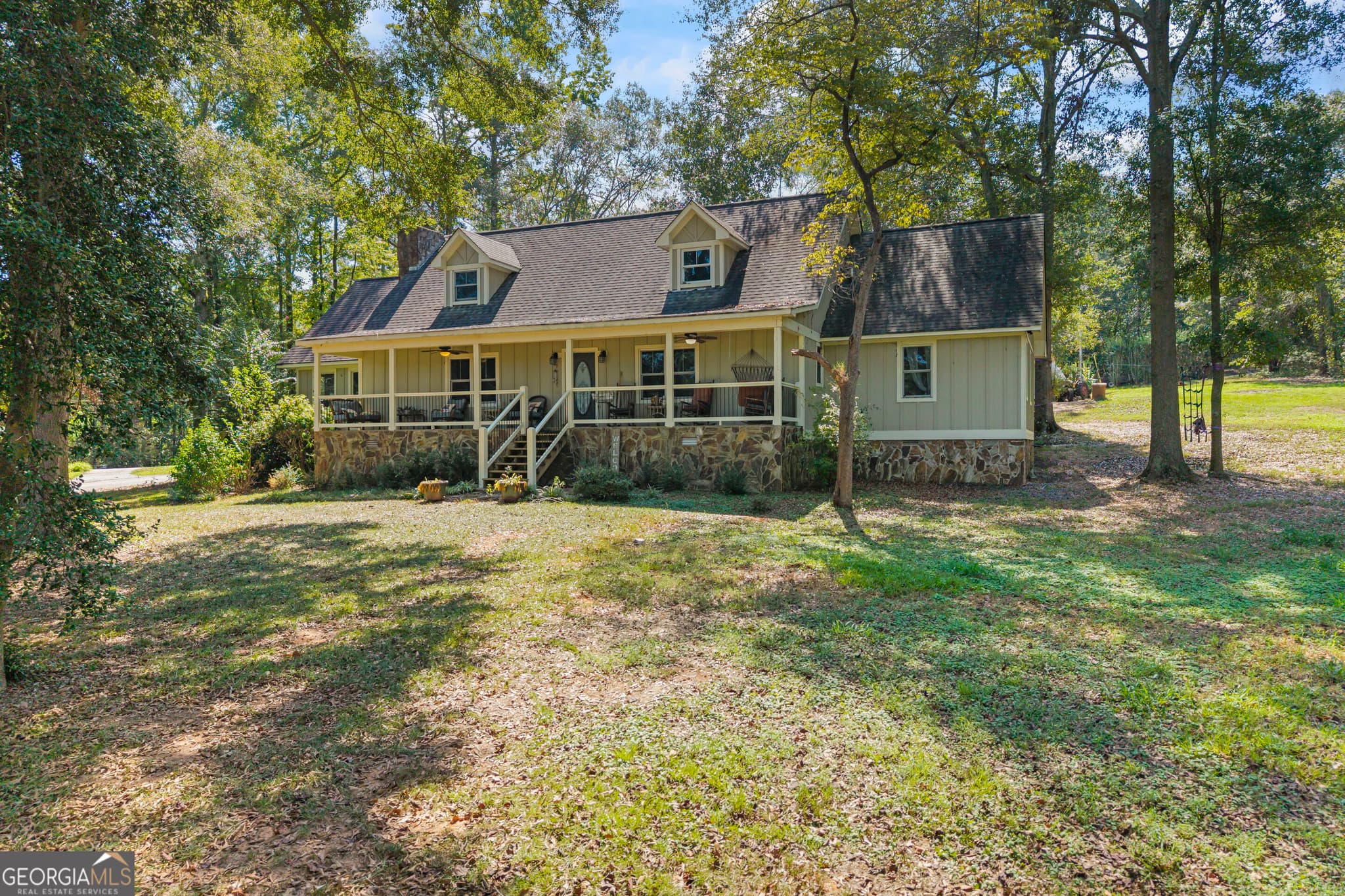 5 bedroom, 4 bathroom, 4,120 sq ft single family residence for sale at 344 Riverbend Drive, Royston, GA 30662 — photo 3