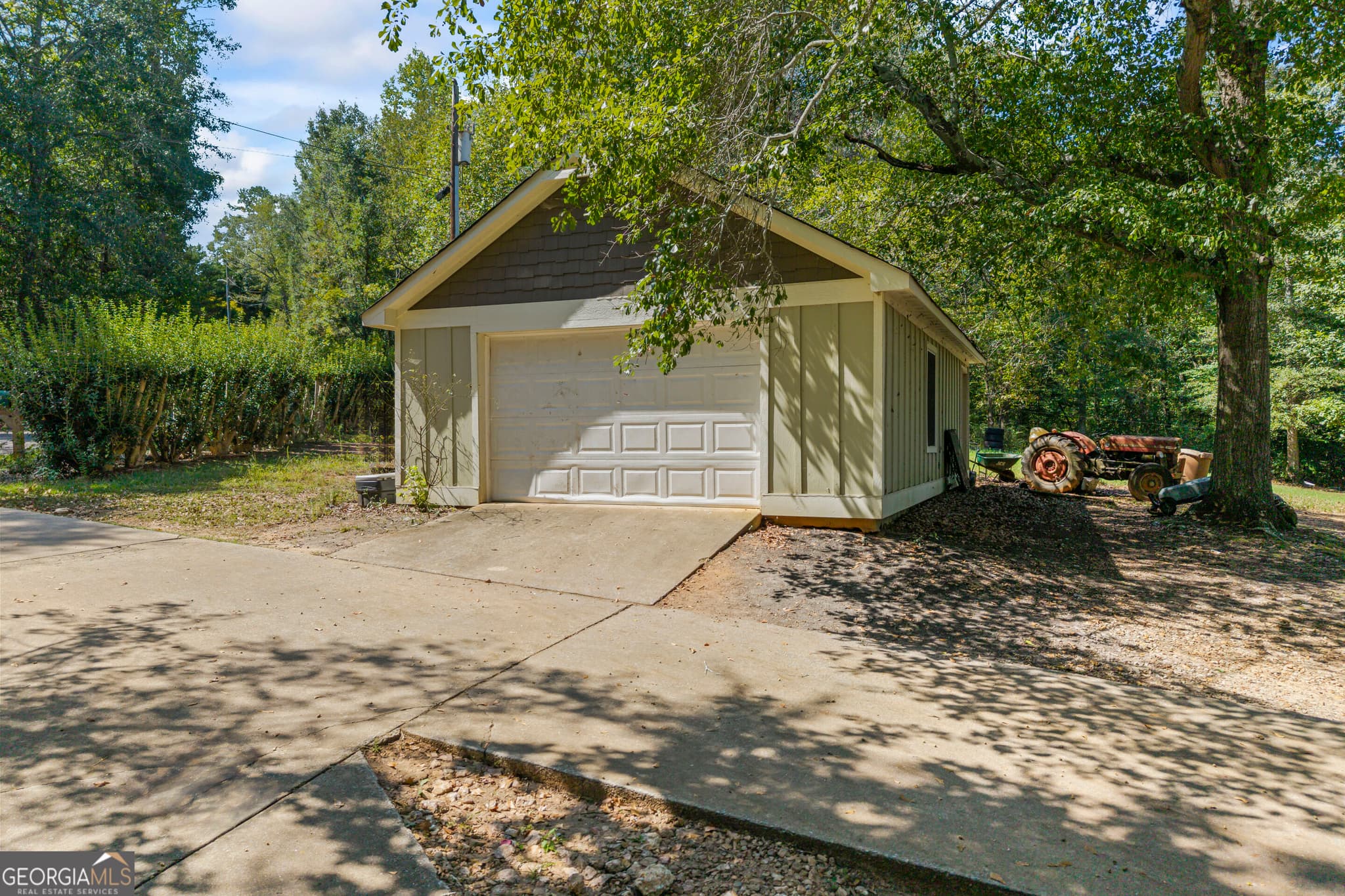 5 bedroom, 4 bathroom, 4,120 sq ft single family residence for sale at 344 Riverbend Drive, Royston, GA 30662 — photo 4