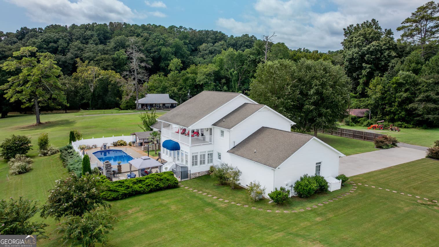 3 bedroom, 3.5 bathroom, 3,762 sq ft single family residence for sale at 149 Golf Course Lane, Trion, GA 30753 — photo 5