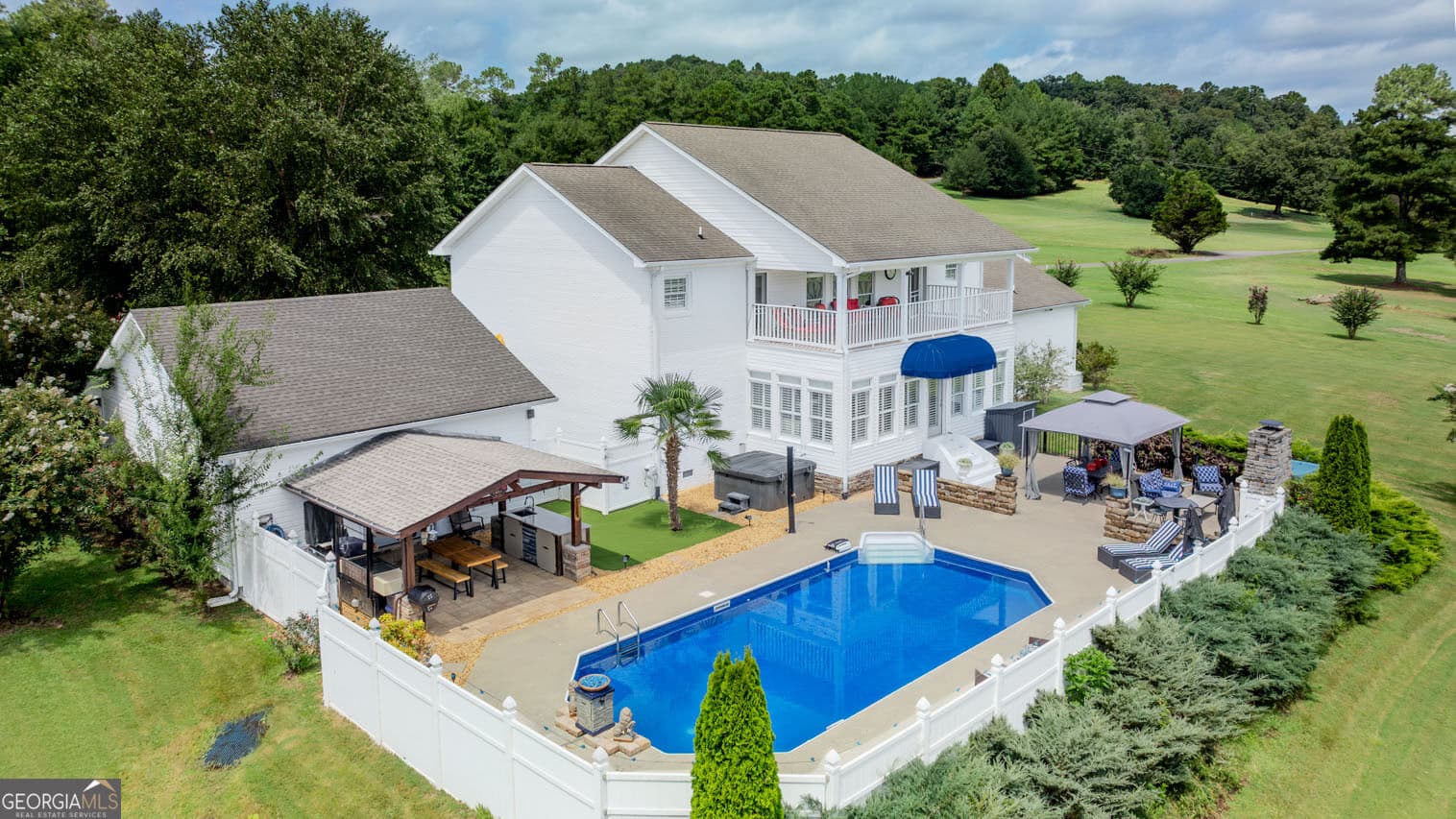 3 bedroom, 3.5 bathroom, 3,762 sq ft single family residence for sale at 149 Golf Course Lane, Trion, GA 30753 — photo 4