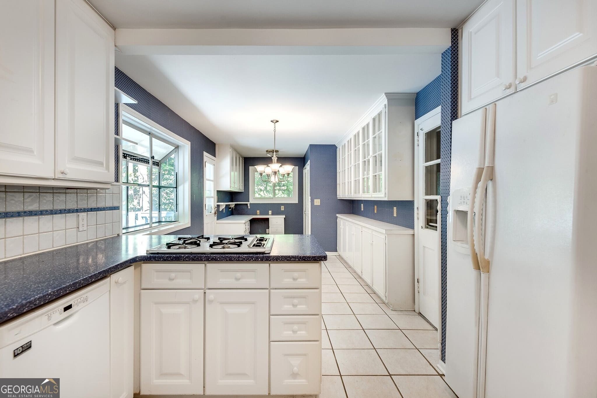 5 bedroom, 3 bathroom, 2,885 sq ft single family residence for sale at 1800 Angelique Drive, Decatur, GA 30033 — photo 7