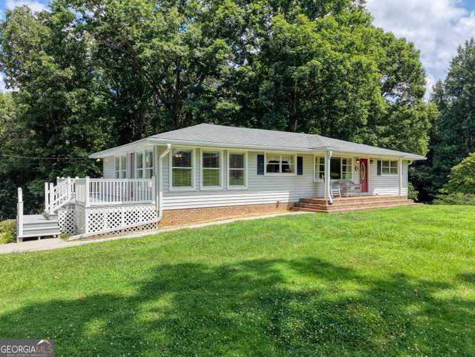 4 bedroom, 2 bathroom, 3,078 sq ft single family residence under contract at 52 Farner-Plott Drive, Blairsville, GA 30512 — photo 2