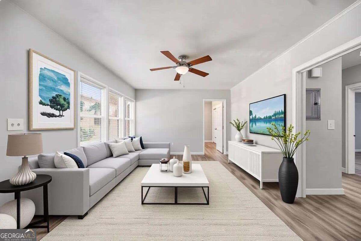 3 bedroom, 2 bathroom, 1,050 sq ft single family residence for sale at 1292 Beecher Street, Atlanta, GA 30310 — photo 2