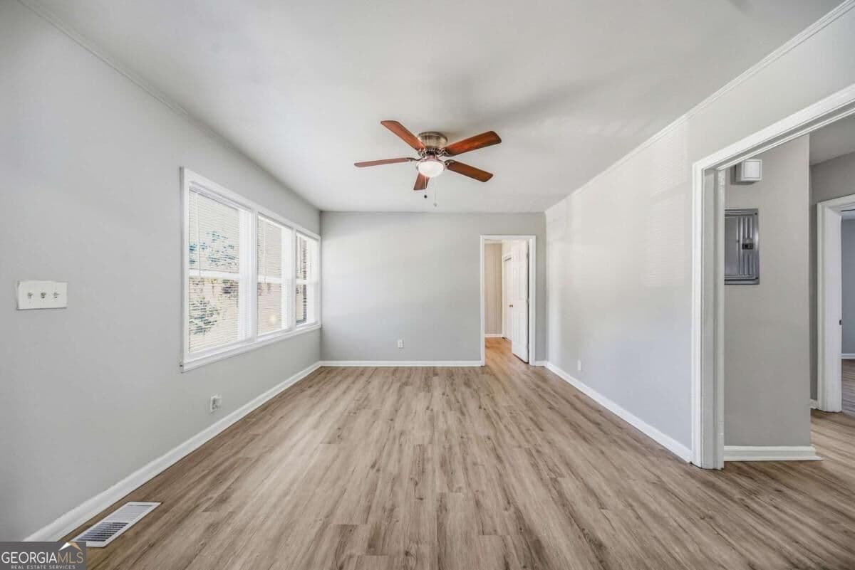 3 bedroom, 2 bathroom, 1,050 sq ft single family residence for sale at 1292 Beecher Street, Atlanta, GA 30310 — photo 9