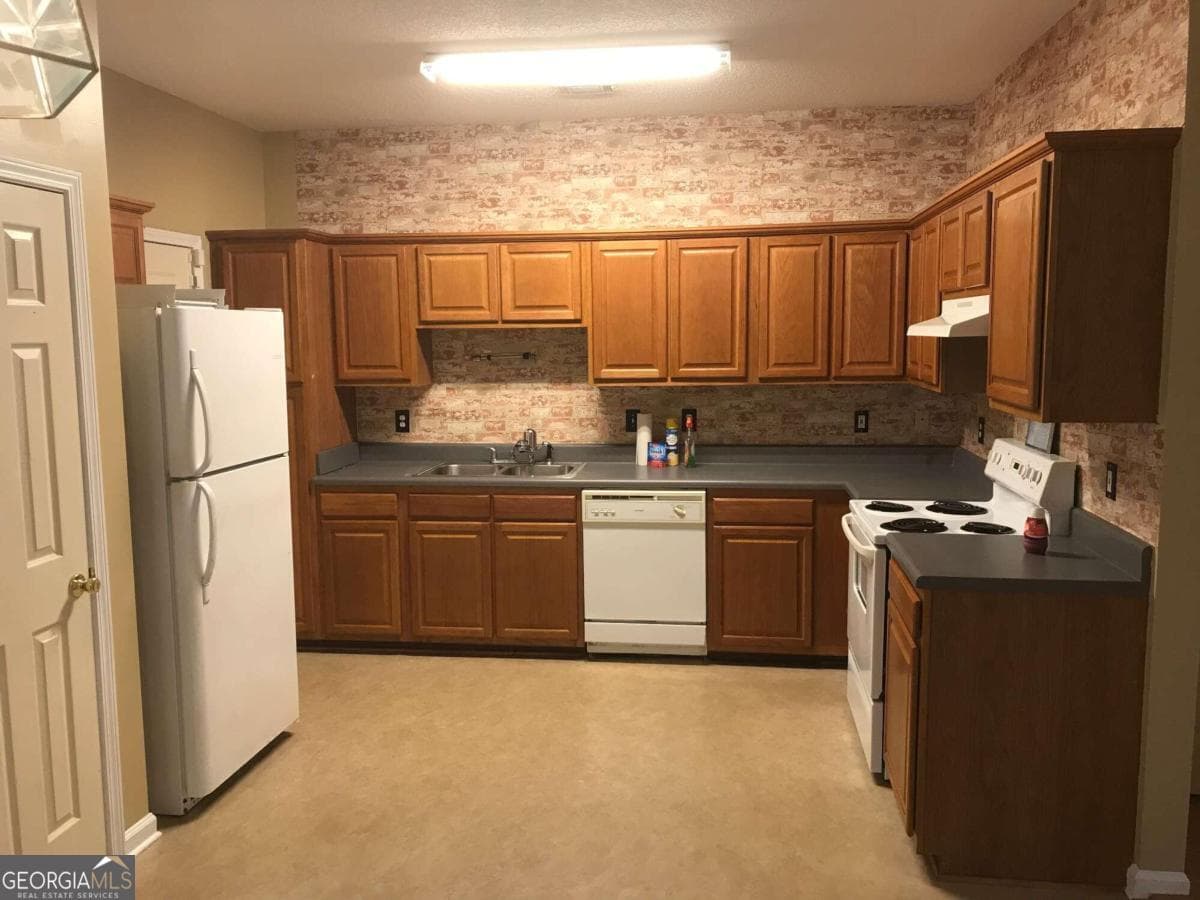 3 bedroom, 2.5 bathroom, 1,432 sq ft townhouse for rent at 11358 Kayla Drive /136, Hampton, GA 30228 for $1,400 a month — photo 7