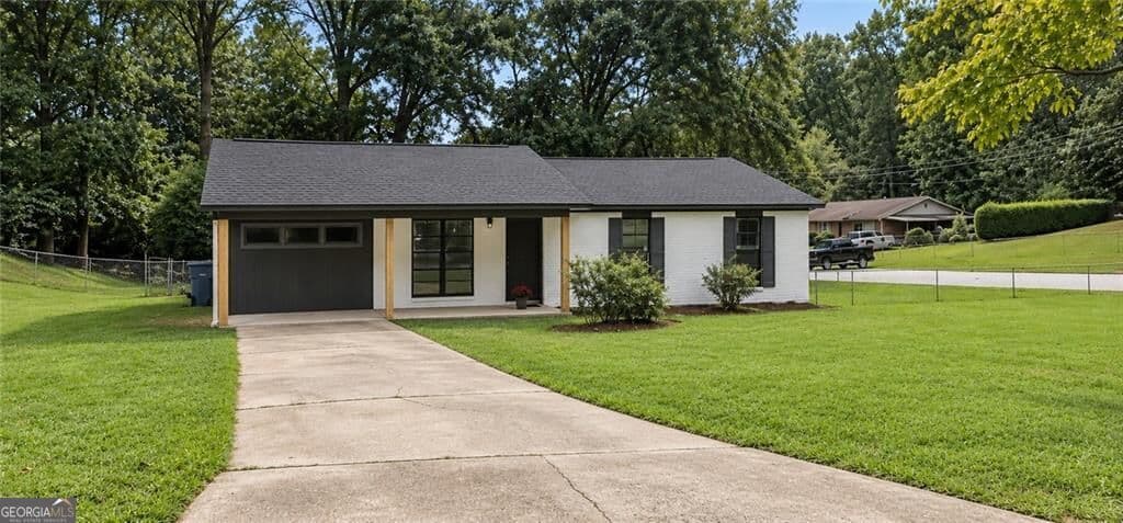 4 bedroom, 2 bathroom, 1,273 sq ft single family residence for sale at 118 Patton Drive, Columbus, GA 31903 — photo 3