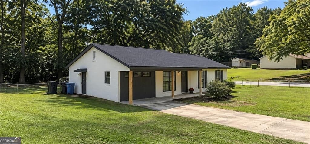 4 bedroom, 2 bathroom, 1,273 sq ft single family residence for sale at 118 Patton Drive, Columbus, GA 31903 — photo 5