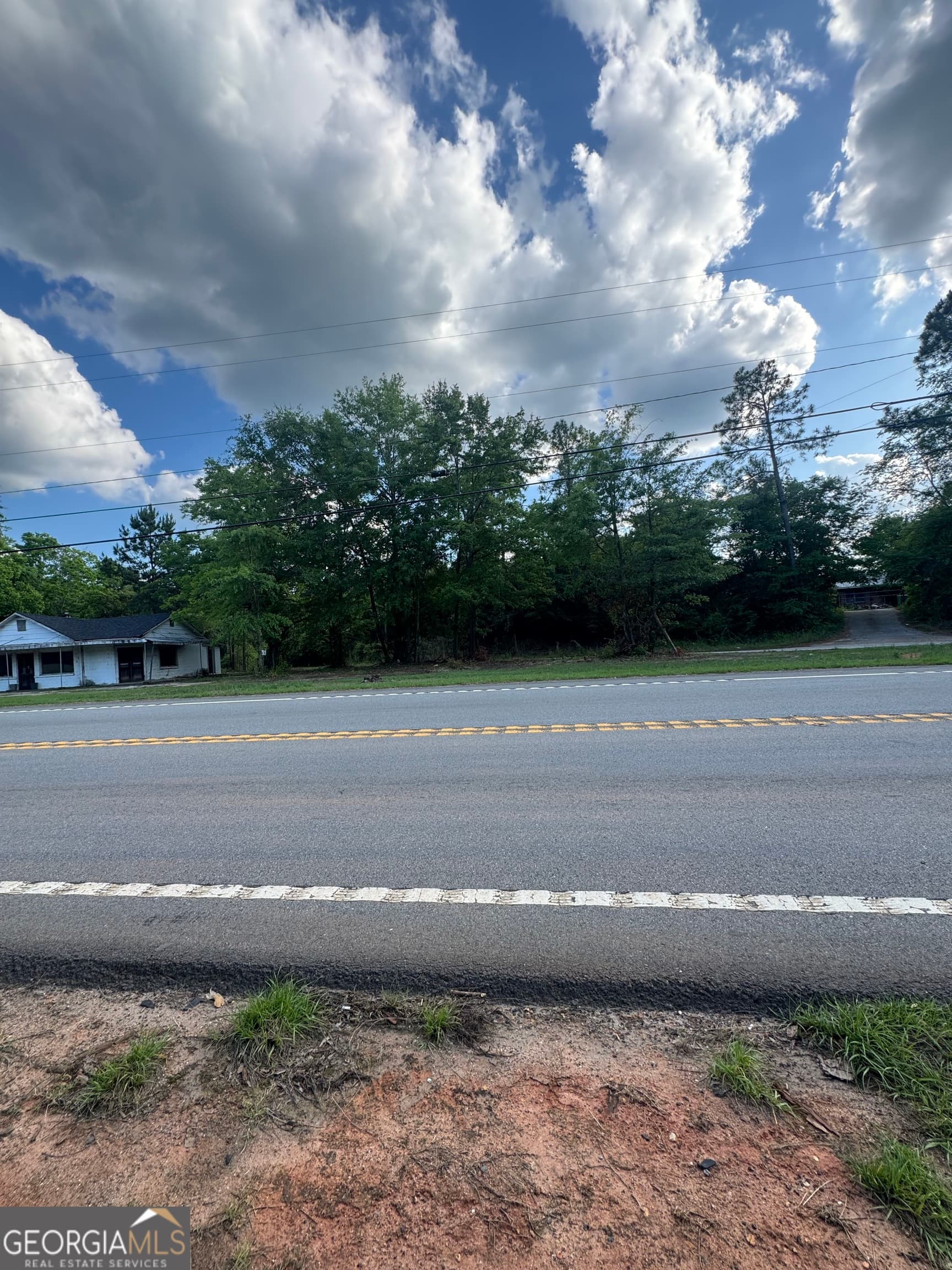 2 bedroom, 1 bathroom, 800 sq ft single family residence for sale at 422 Sparta Highway, Milledgeville, GA 31061 — photo 6