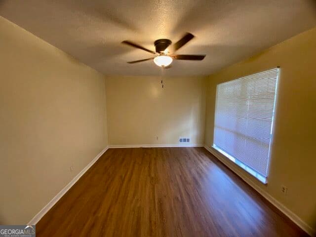 3 bedroom, 1.5 bathroom, 1,034 sq ft single family residence for rent at 6425 Westbury Road, Riverdale, GA 30274 for $1,700 a month — photo 2