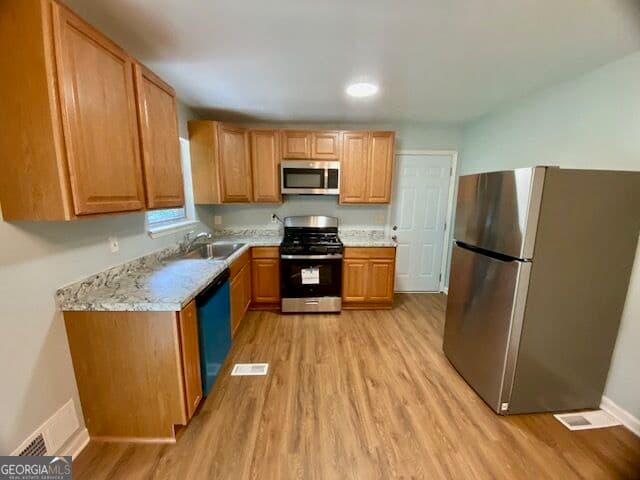 3 bedroom, 1.5 bathroom, 1,034 sq ft single family residence for rent at 6425 Westbury Road, Riverdale, GA 30274 for $1,700 a month — photo 3