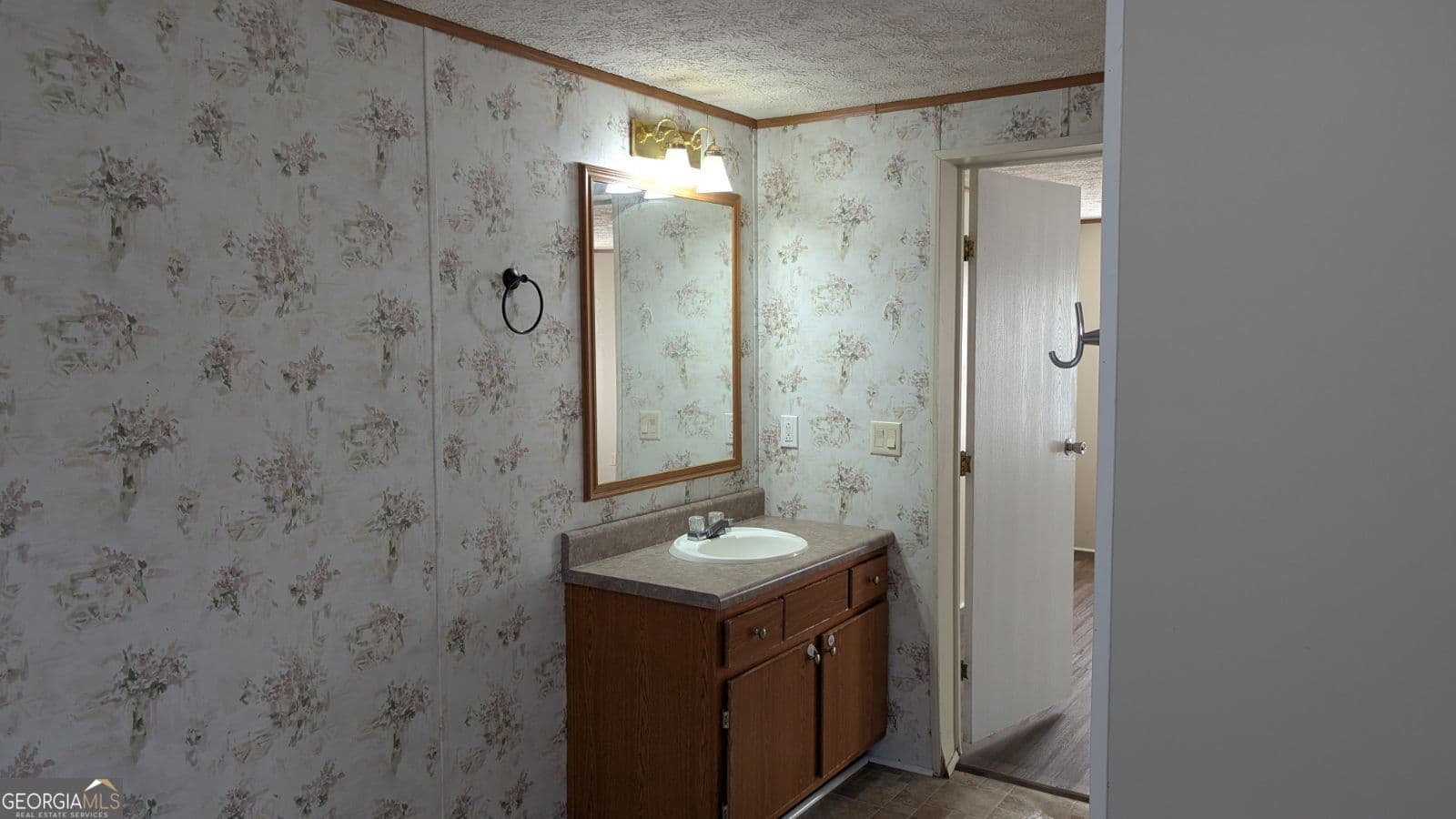 4 bedroom, 2 bathroom, 1,620 sq ft manufactured home,single family residence for sale at 110 Crestmont Court, Byron, GA 31008 — photo 7