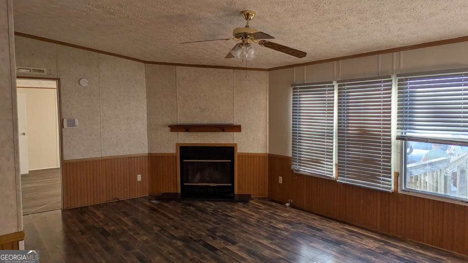4 bedroom, 2 bathroom, 1,620 sq ft manufactured home,single family residence for sale at 110 Crestmont Court, Byron, GA 31008 — photo 3