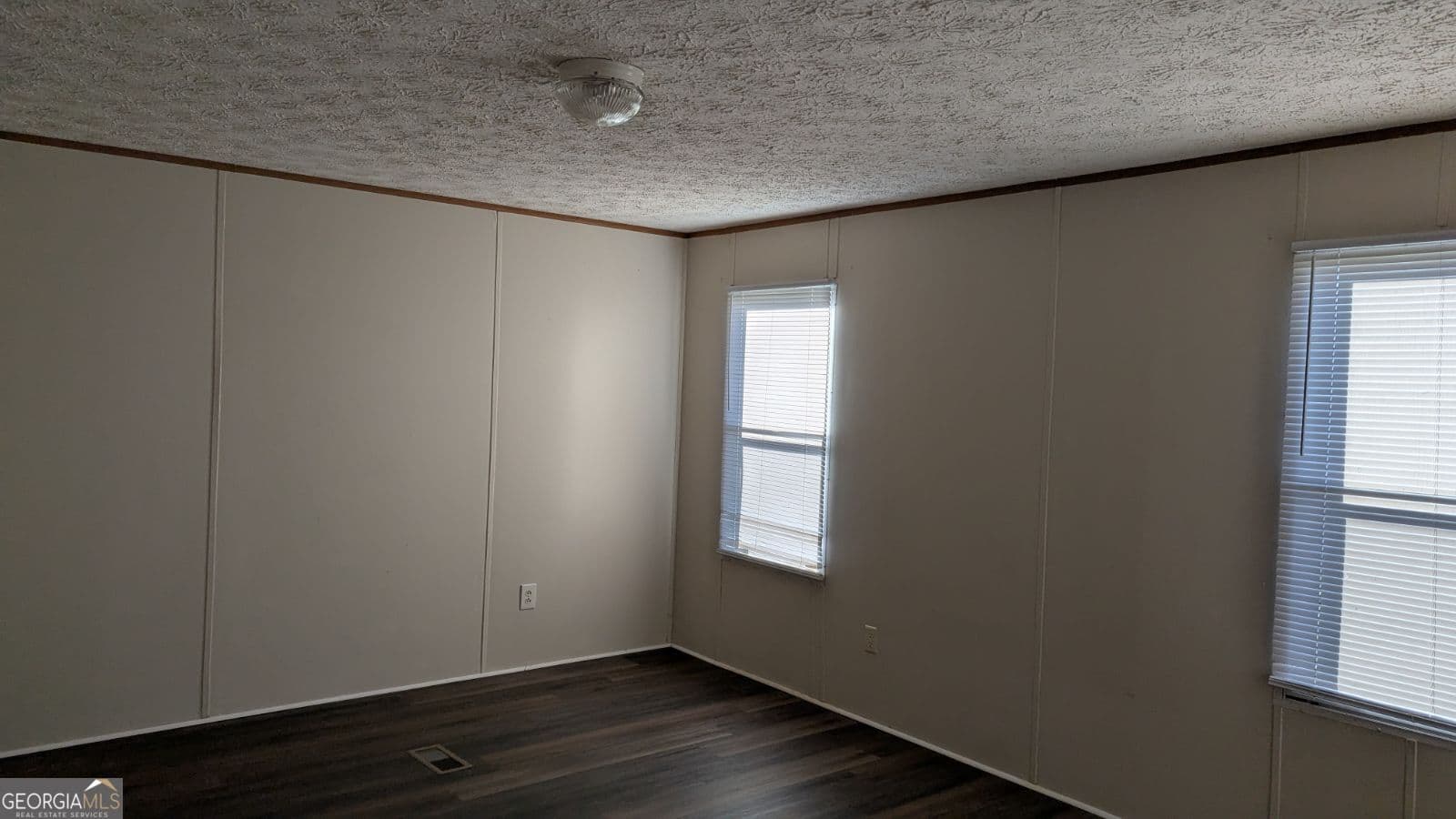 4 bedroom, 2 bathroom, 1,620 sq ft manufactured home,single family residence for sale at 110 Crestmont Court, Byron, GA 31008 — photo 5