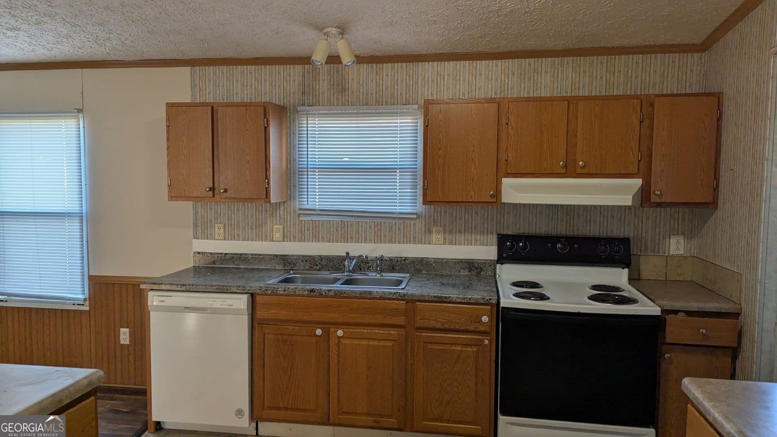 4 bedroom, 2 bathroom, 1,620 sq ft manufactured home,single family residence for sale at 110 Crestmont Court, Byron, GA 31008 — photo 4