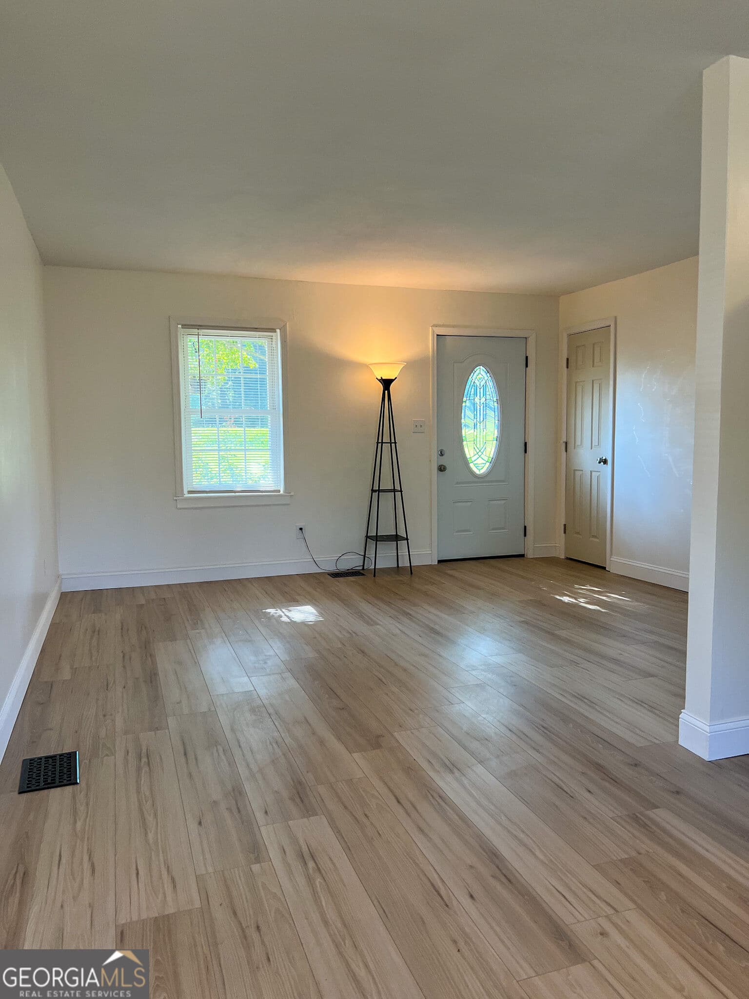 3 bedroom, 2 bathroom, 1,100 sq ft single family residence for sale at 5028 Clarks Bridge Road, Gainesville, GA 30506 — photo 7