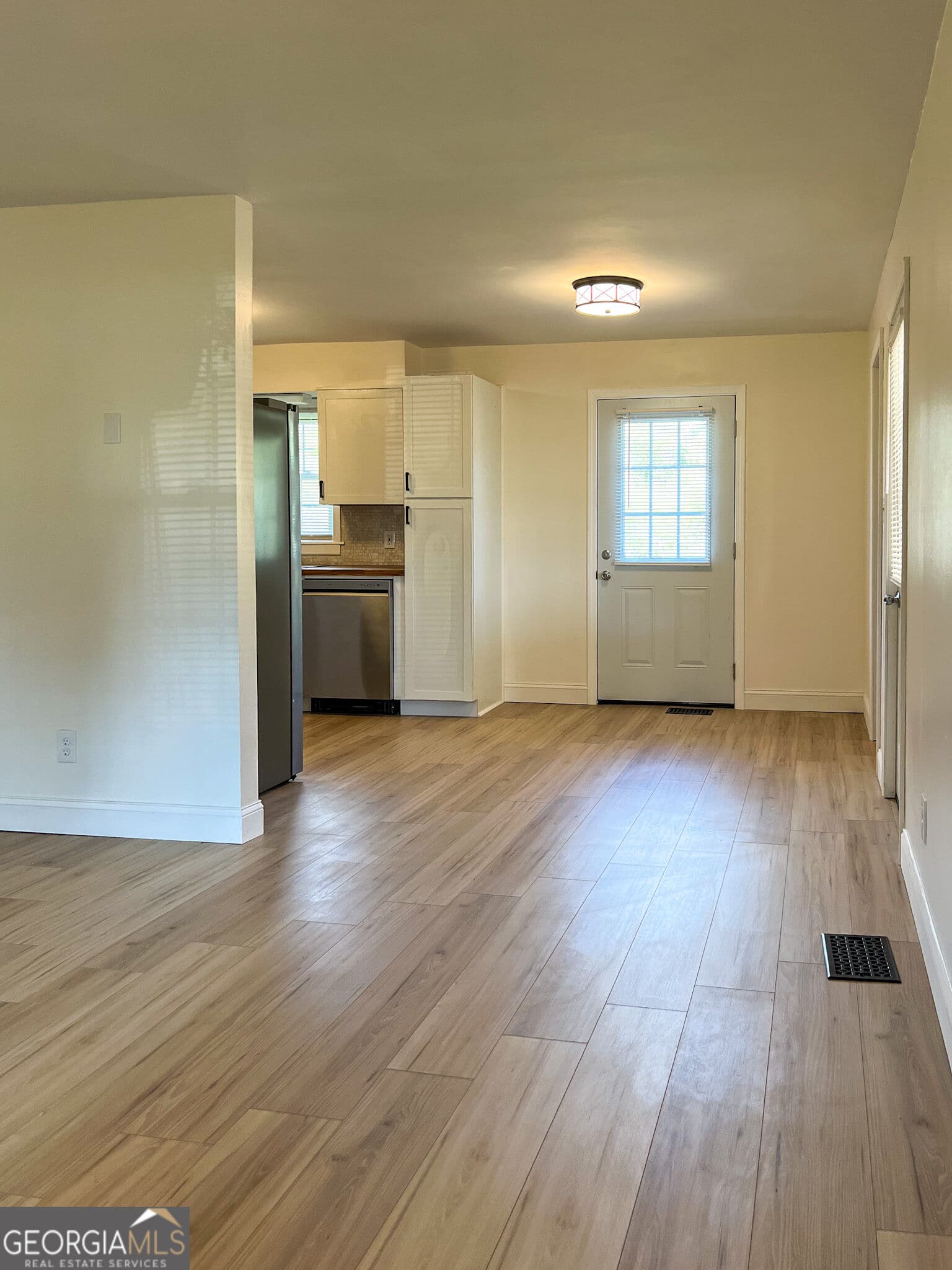 3 bedroom, 2 bathroom, 1,100 sq ft single family residence for sale at 5028 Clarks Bridge Road, Gainesville, GA 30506 — photo 10