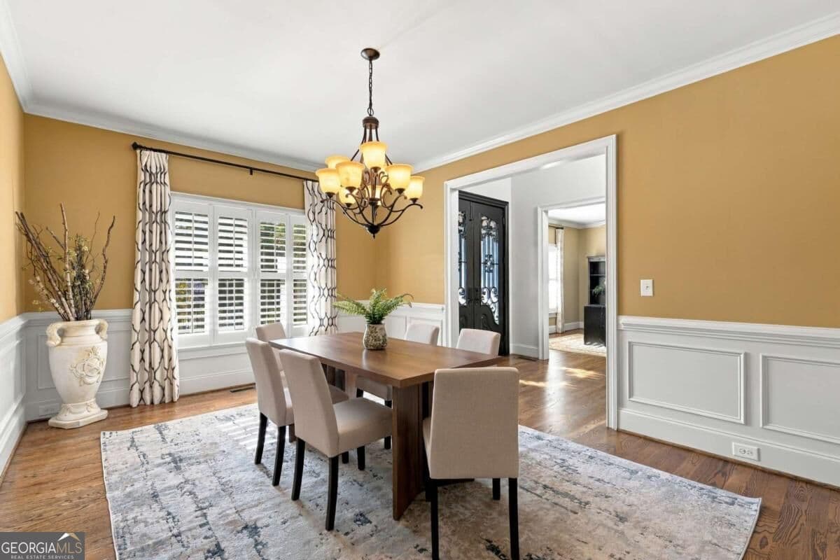6 bedroom, 5.5 bathroom, 5,556 sq ft single family residence for sale at 605 Settles Brook Court, Suwanee, GA 30024 — photo 10