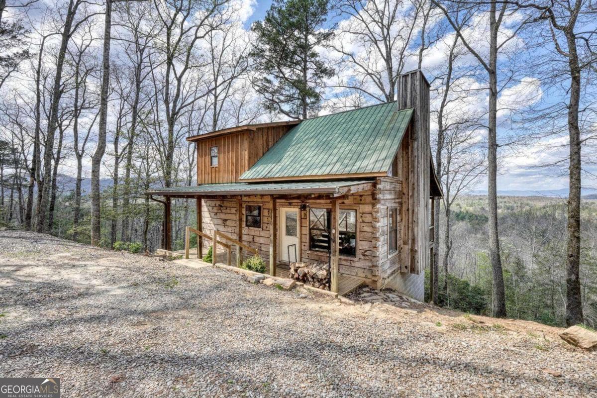 2 bedroom, 2 bathroom cabin,single family residence sold at 340 Mountain Top Drive, Murphy, NC 28906