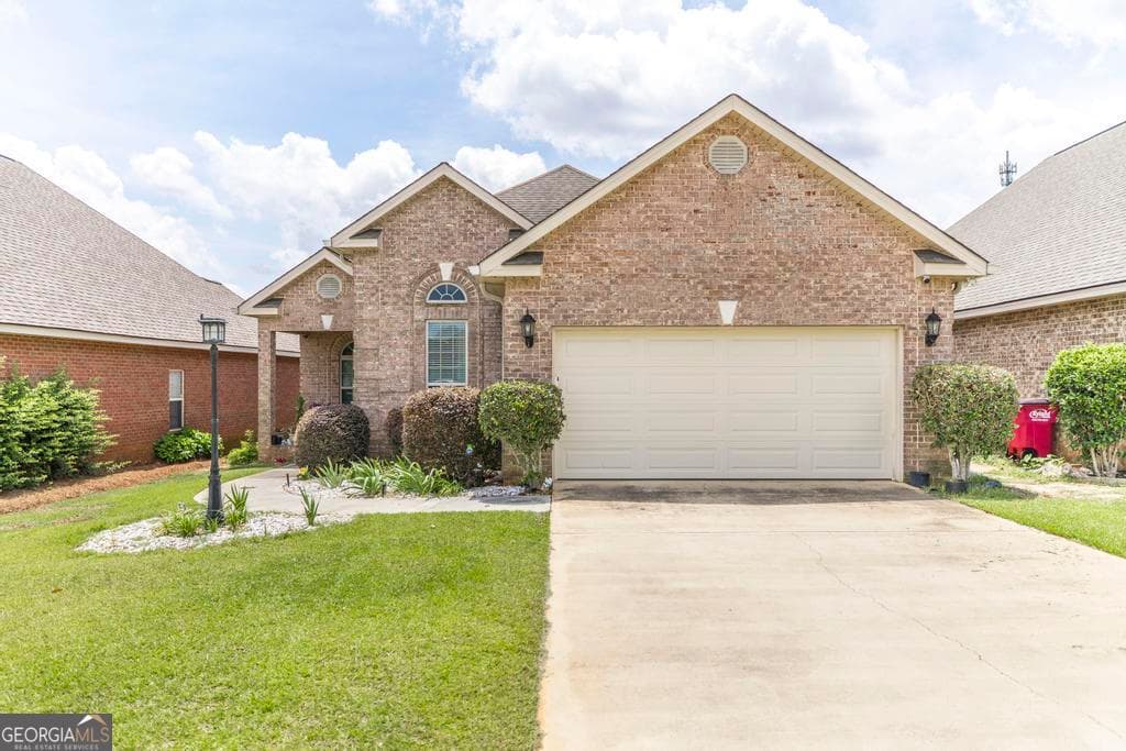 3 bedroom, 2 bathroom, 1,748 sq ft single family residence for sale at 504 Eagle Springs Drive, Centerville, GA 31028 — photo 2