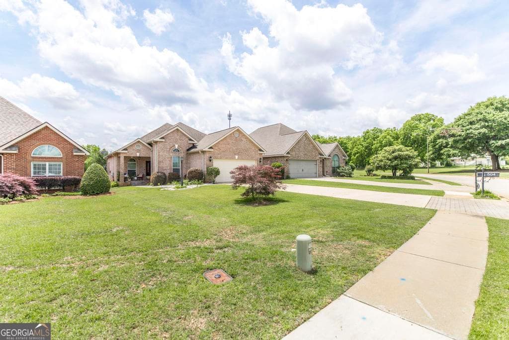 3 bedroom, 2 bathroom, 1,748 sq ft single family residence for sale at 504 Eagle Springs Drive, Centerville, GA 31028 — photo 5
