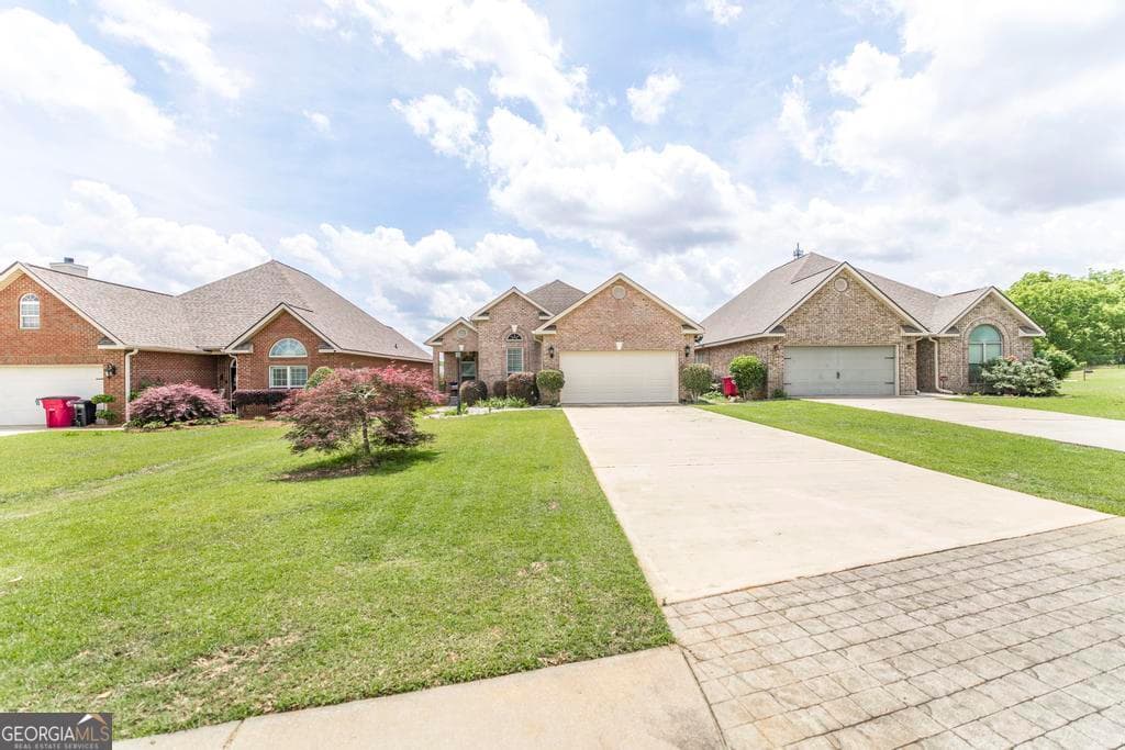 3 bedroom, 2 bathroom, 1,748 sq ft single family residence for sale at 504 Eagle Springs Drive, Centerville, GA 31028 — photo 4