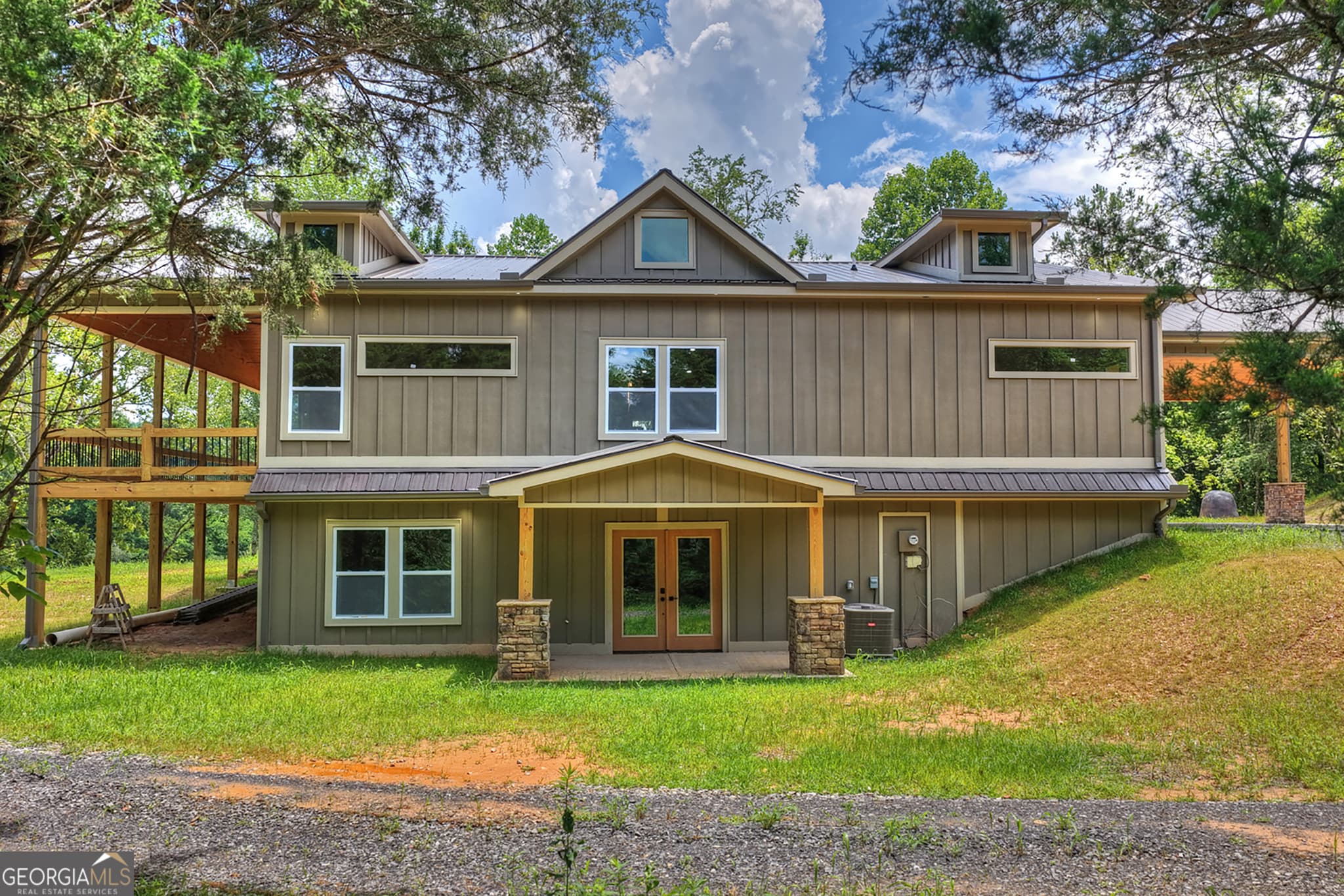 4 bedroom, 4 bathroom, 3,226 sq ft cabin,single family residence for sale at 2125 Shady Grove, Murphy, NC 28906 — photo 2