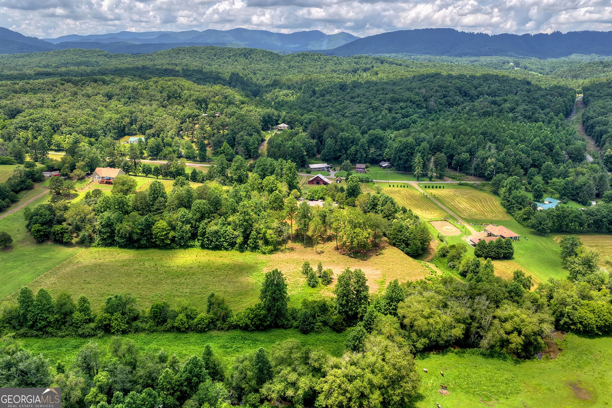 4 bedroom, 4 bathroom, 3,226 sq ft cabin,single family residence for sale at 2125 Shady Grove, Murphy, NC 28906 — photo 5