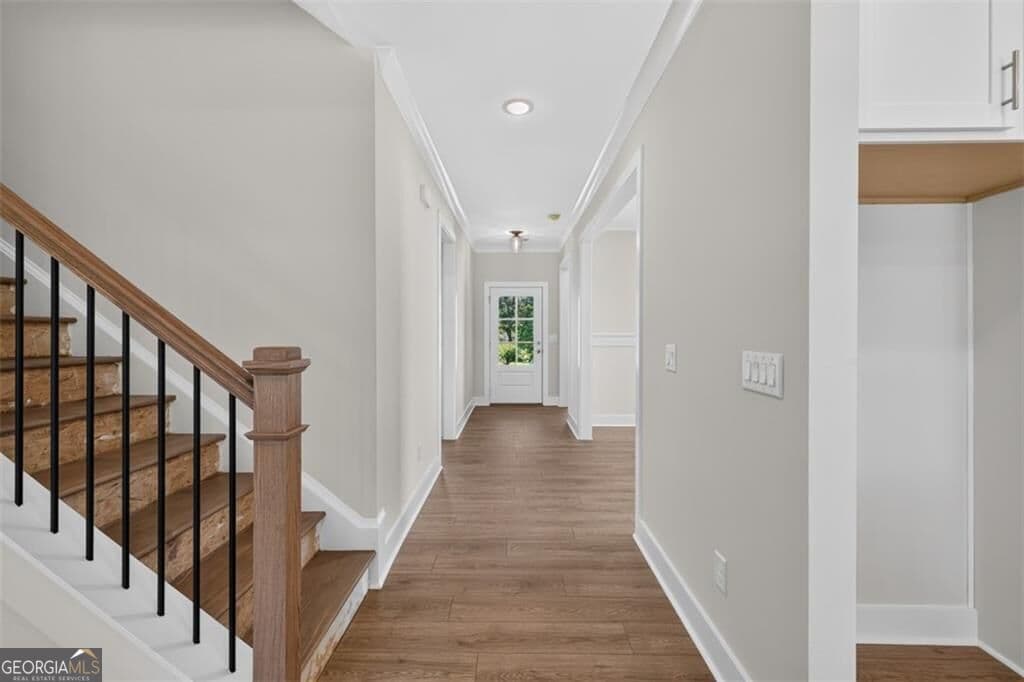 4 bedroom, 3 bathroom, 2,542 sq ft single family residence for sale at 4775 E Reed Road, Gainesville, GA 30507 — photo 6