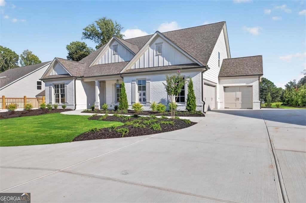 4 bedroom, 3 bathroom, 2,542 sq ft single family residence for sale at 4775 E Reed Road, Gainesville, GA 30507 — photo 3