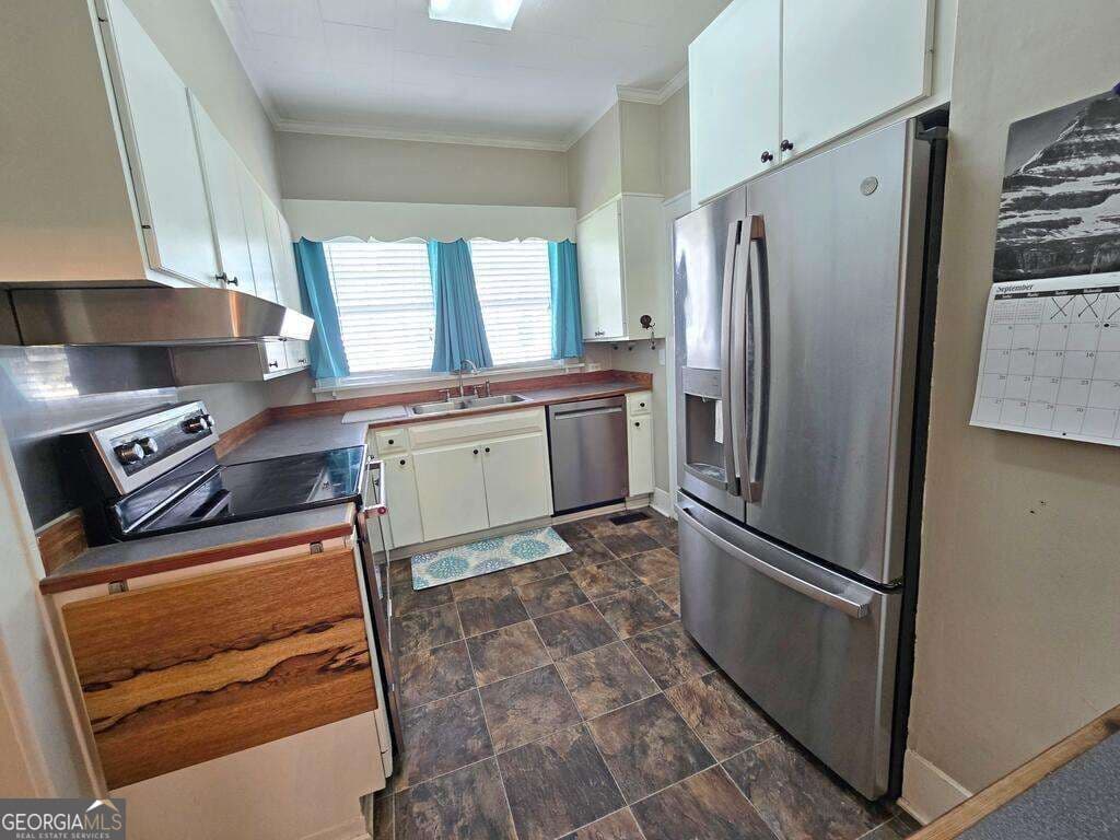 4 bedroom, 2 bathroom, 2,081 sq ft single family residence for sale at 409 Joiner Avenue, Nashville, GA 31639 — photo 8