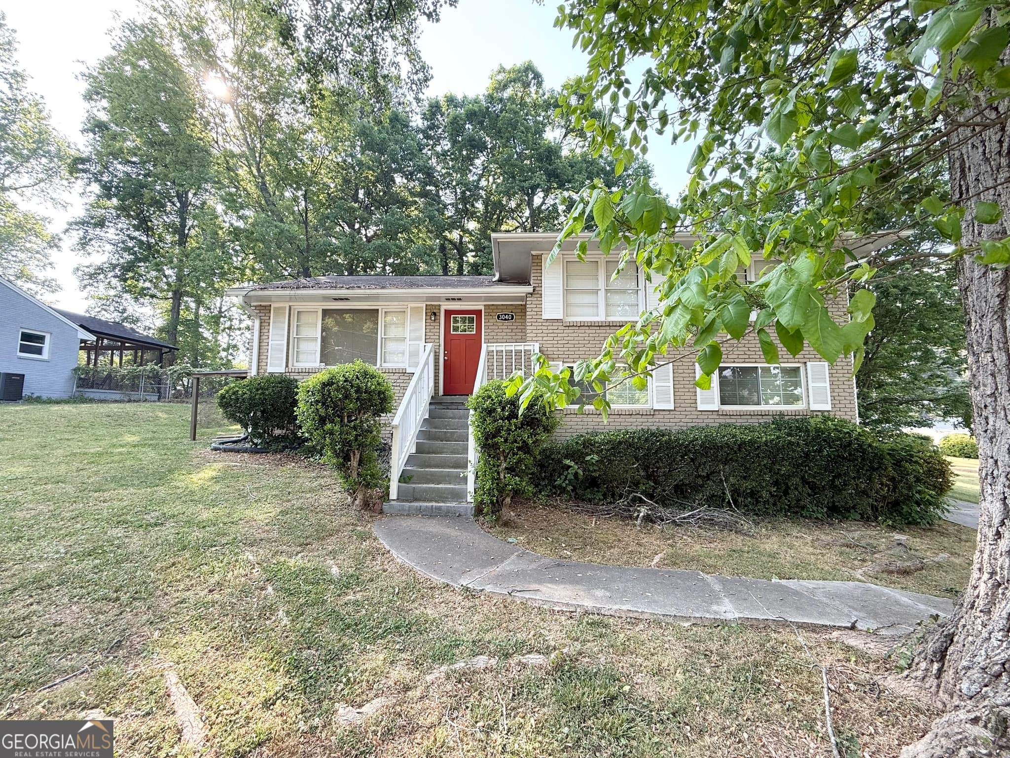 4 bedroom, 2 bathroom, 2,553 sq ft single family residence for sale at 3040 Barksdale Circle, East Point, GA 30344 — photo 2
