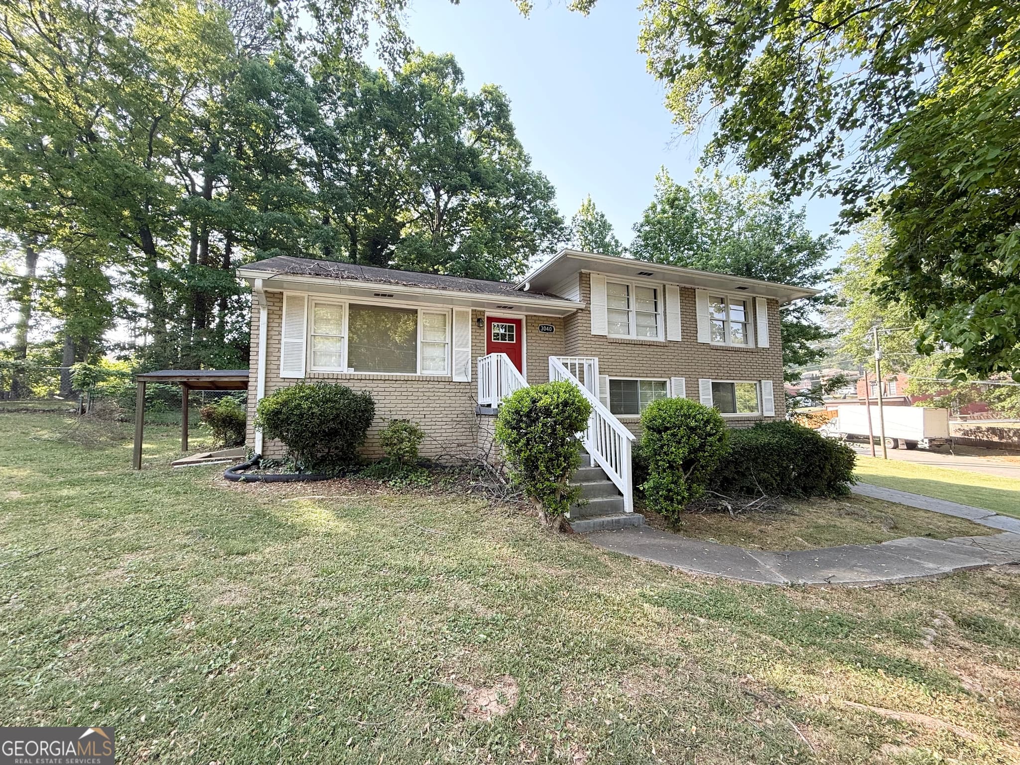 4 bedroom, 2 bathroom, 2,553 sq ft single family residence for sale at 3040 Barksdale Circle, East Point, GA 30344 — photo 3