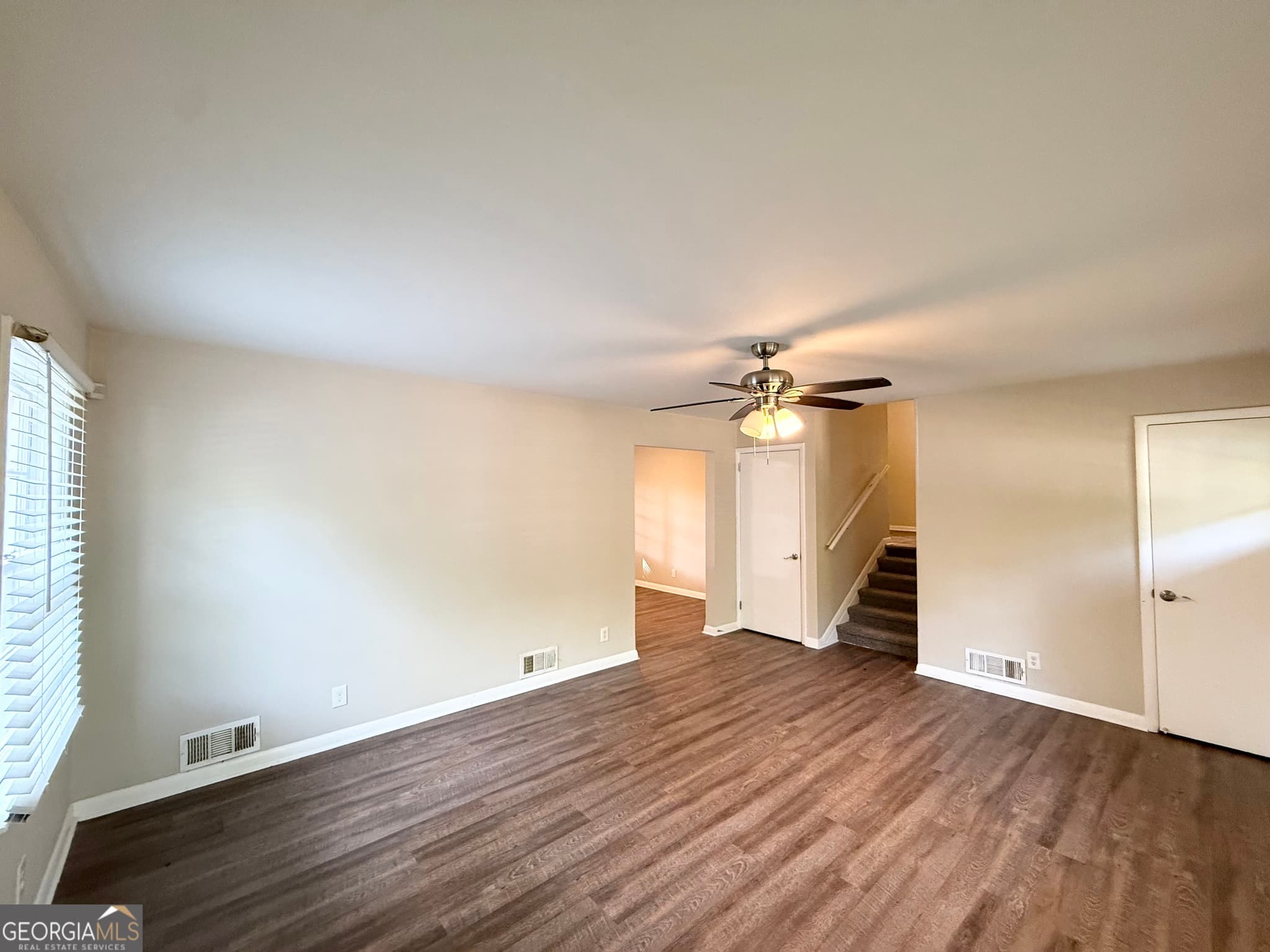 4 bedroom, 2 bathroom, 2,553 sq ft single family residence for sale at 3040 Barksdale Circle, East Point, GA 30344 — photo 5